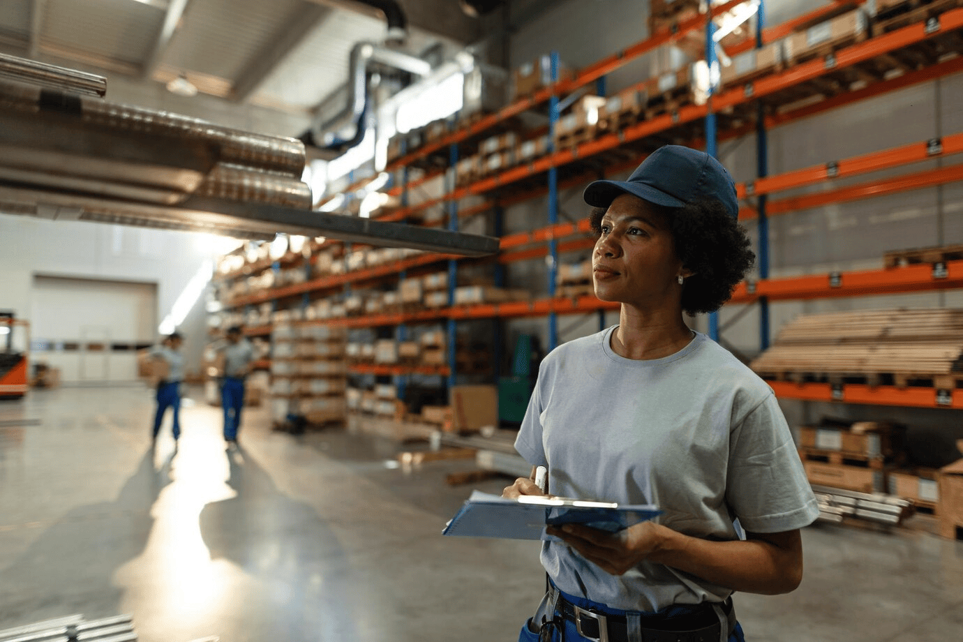 What is hybrid dropshipping?
