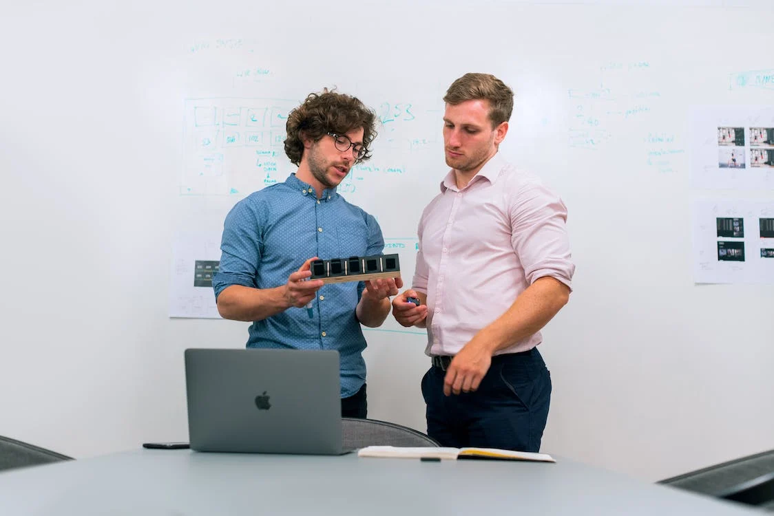Dropshippers doing product research