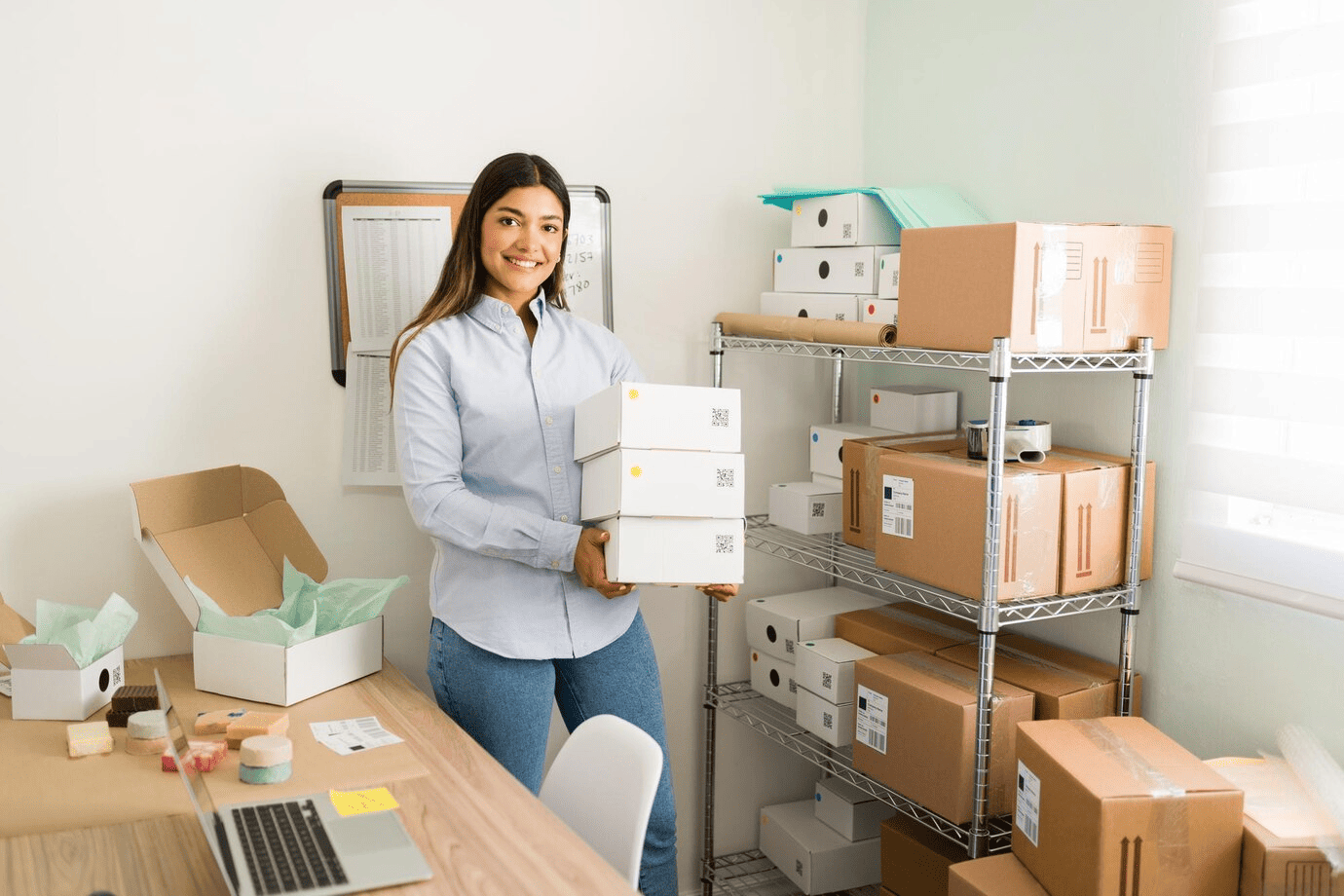 How does hybrid dropshipping work?