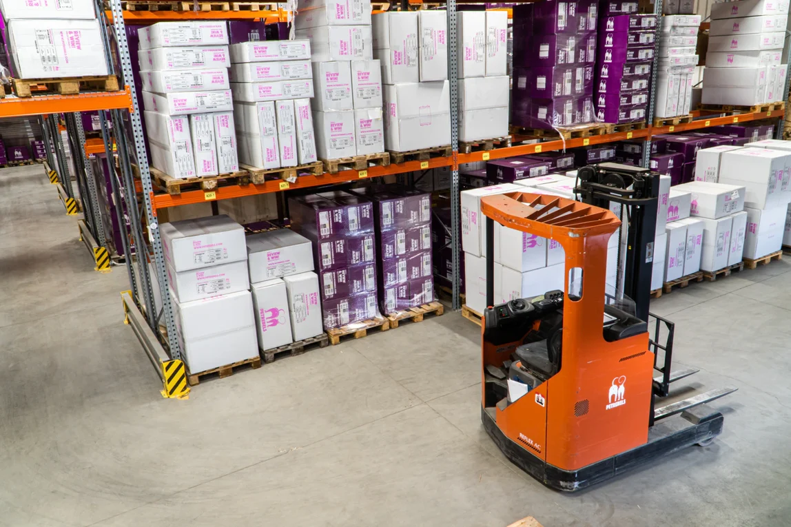 Dropshipping inventory management in warehouse