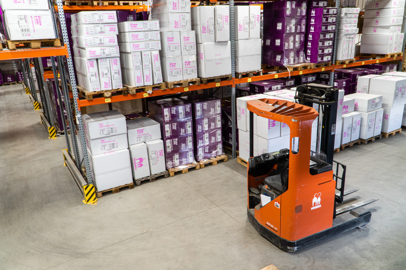 Dropshipping inventory management in warehouse